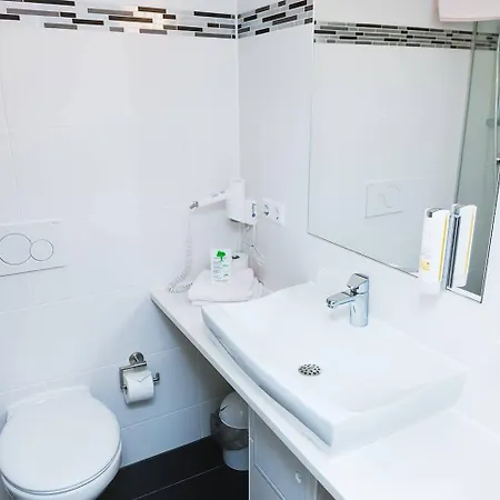 & Gaestehaus Hesse 3*