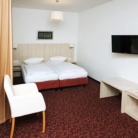 מלון & Gaestehaus Hesse 3*